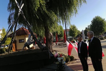 pod-pominik-POWSTANIA