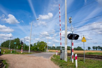 Przejazd kolejowy Bociniec-2884