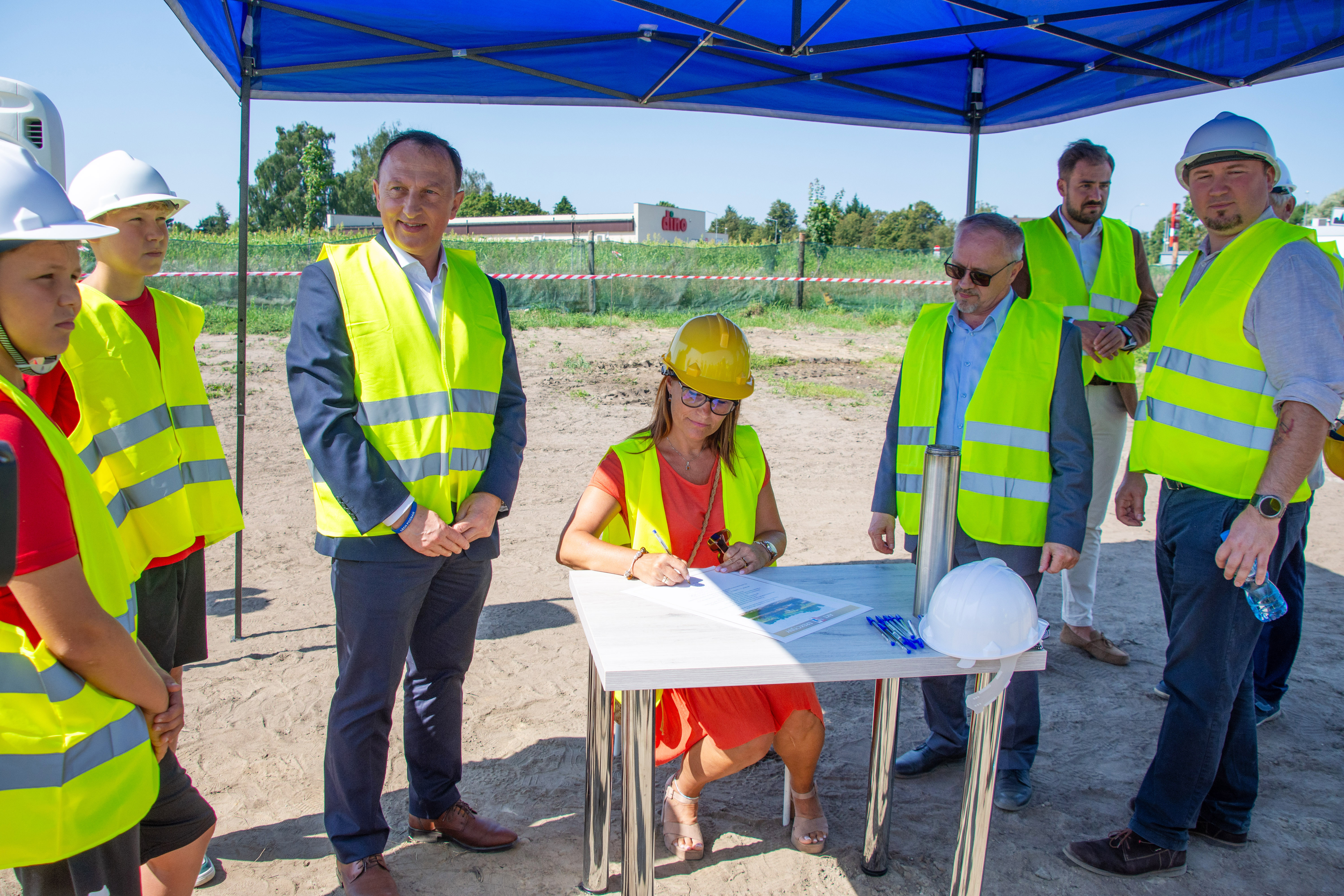Wmurowanie Akt Erekcyjny BOISKA SPORTOWEGO Z SALĄ KONFERENCYJ (8)