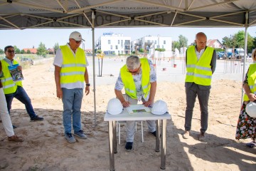 Wmurowanie Akt Erekcyjny Budowa Centrum Rehabilitacji i Edukacji (17)