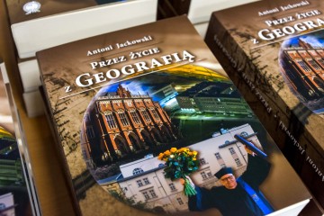 Promocja książki Przez życie z Geografią-8560