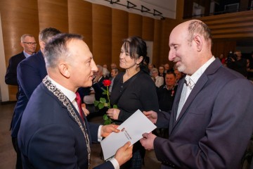 592 Jubilaci 25 i 50 w 2026