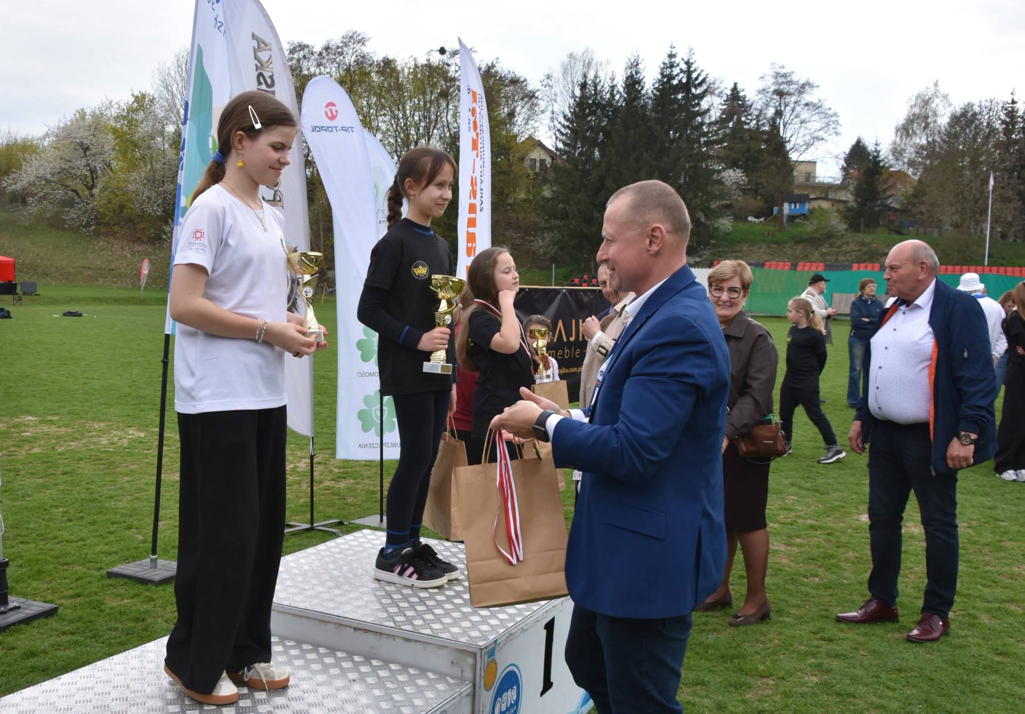 672666135_805324972258888_5356793166407844575_n